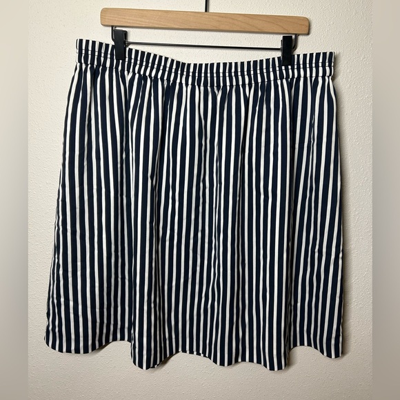 J. Crew Navy And Cream Striped Pleated Midi Skirt  Sz 18 - Picture 4 of 7